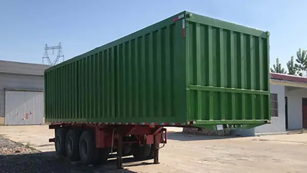 Ang malalaking, light closed box na semi-trailer ay nagpapalakas ng kahusayan sa logistik